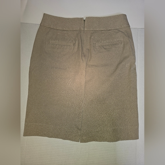 Banana Republic Pencil Skirt - Picture 2 of 3
